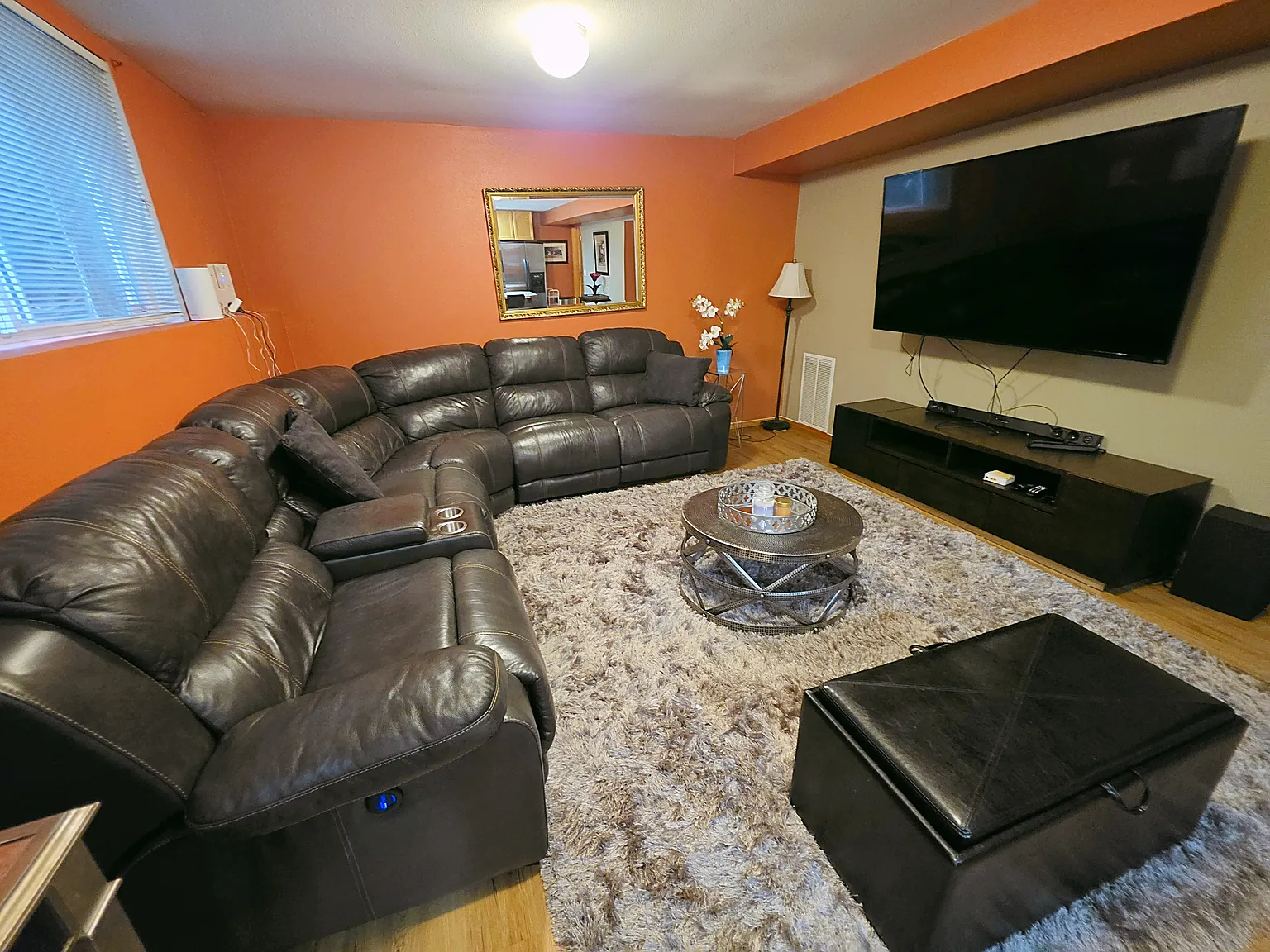 1 bed, 600 sqft, $2,400 — Photo 2