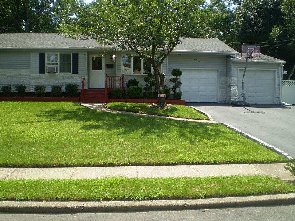 1st image of 35 Circle Dr