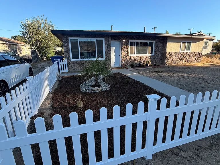 44549 Seeley Ave — Photo 3