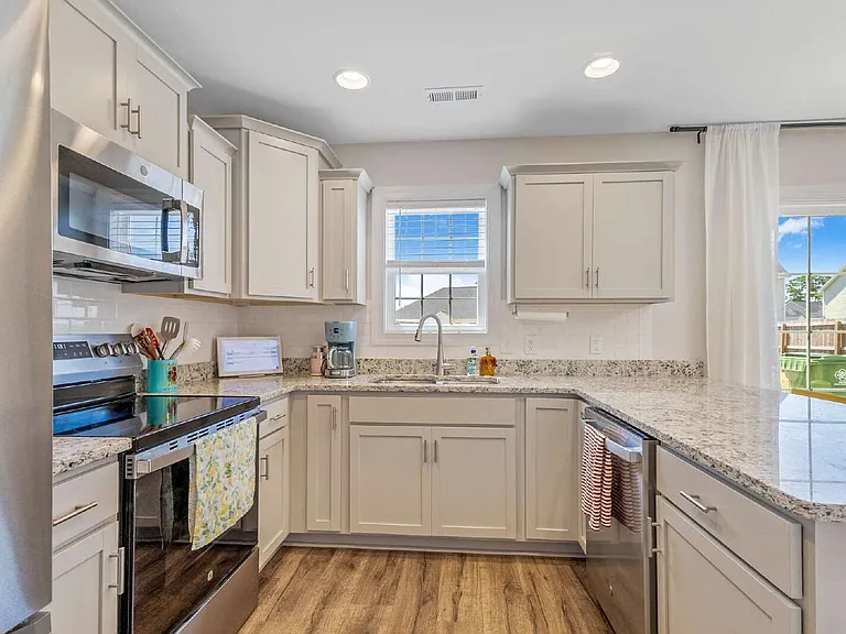 217 Lookout Ln — Photo 10