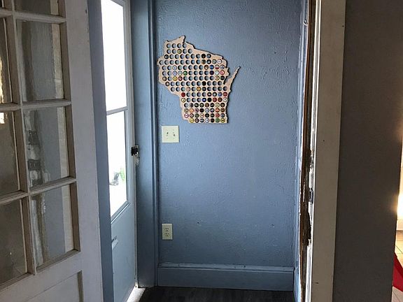 4th image of 615 W Riverview Dr #1