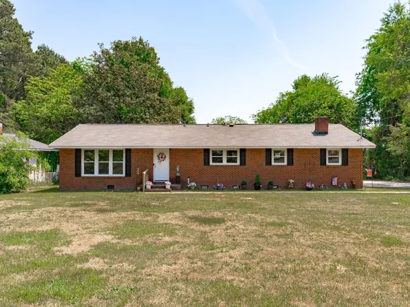 995 Shawtown Rd, Lillington, NC 27546