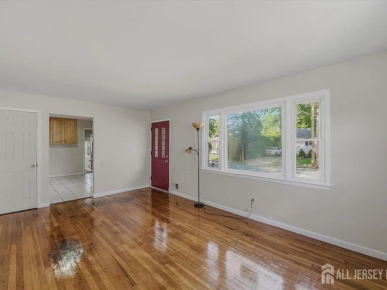 126 Orange St — Photo 2