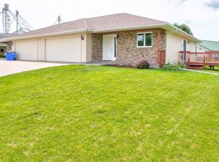 205 F Cir, Kalona, IA 52247