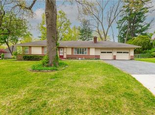 4403 Homestead Dr, Prairie Village, KS 66208