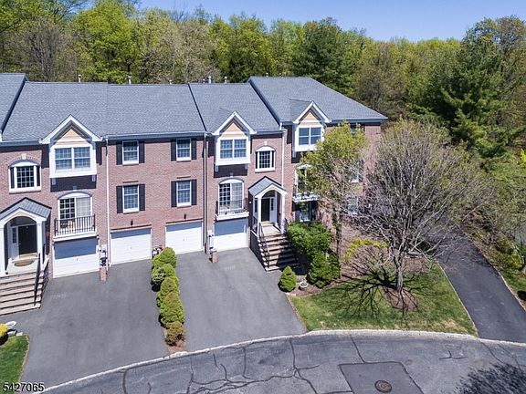 4th image of 59 Spring Hill Cir