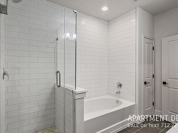 2nd image of 2127 Allen Pkwy #313