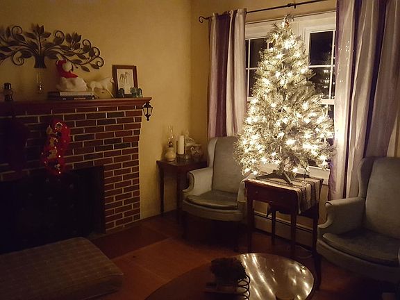 3rd image of 212 Givens Ln