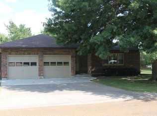101 Barnes St, Pilot Grove, MO 65276