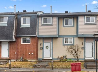 3230 Uplands Dr #40, Ottawa, ON K1V 0C6