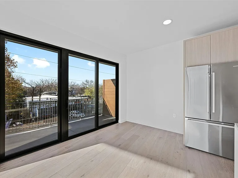 2209 S 1st St #321 — Photo 7