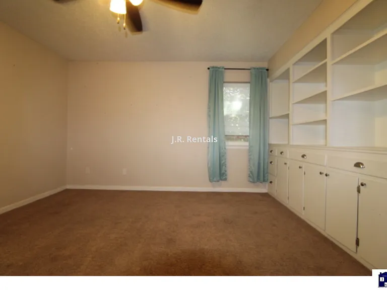 616 Manning Dr — Photo 6