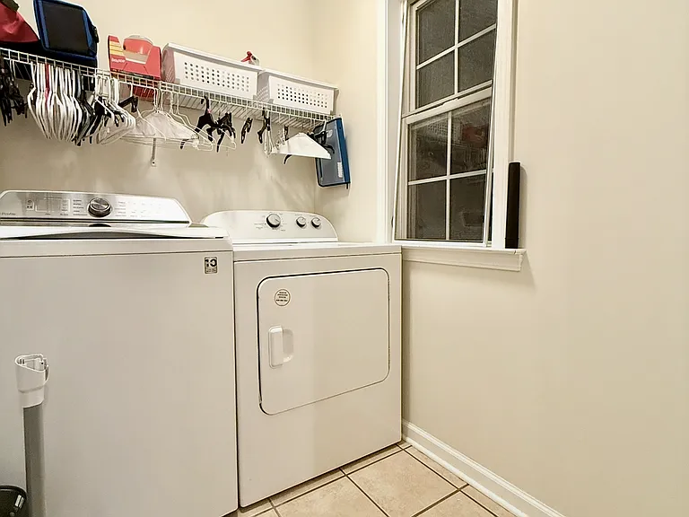 2045 N Economy Rd — Photo 23