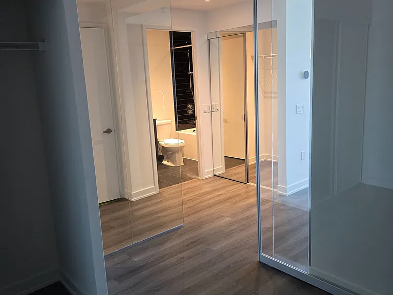 448 Burnhamthorpe Rd W #6006 — Photo 8
