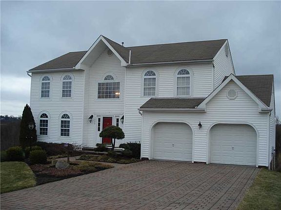 2nd image of 1426 Iroquois Dr