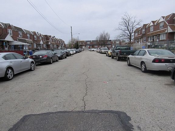 5th image of 8760 Glenloch St