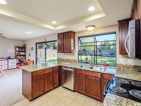 4th image of 8449 Menke Way
