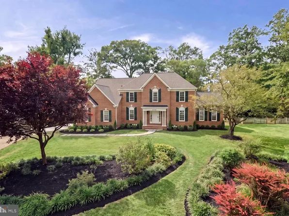 9020 Beatty Dr, Alexandria, VA 22308
