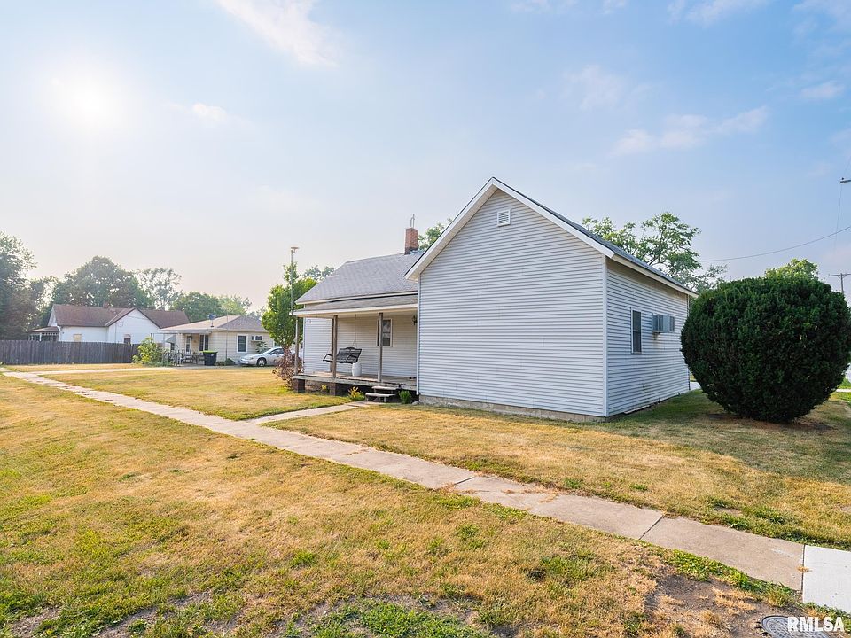 609 S Oak St, Glasford, IL 61533 | Zillow