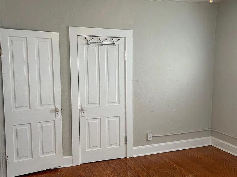 240 E New Hampshire Ave — Photo 29