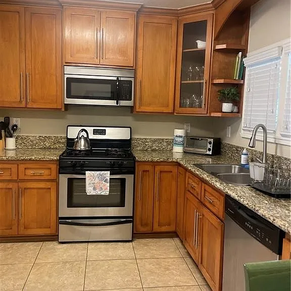 596 E Arrow Hwy — Photo 10