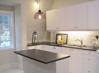 236 South Kingsway UNIT 11, Toronto, ON M6S3T9