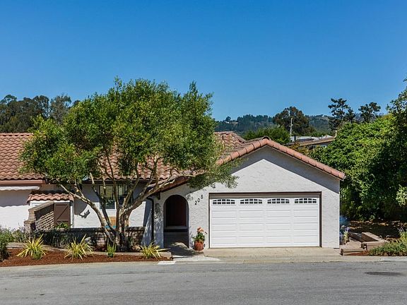 4th image of 205 Hillview Way