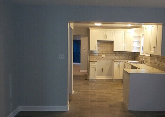 4th image of 9810 S Maryland Ave