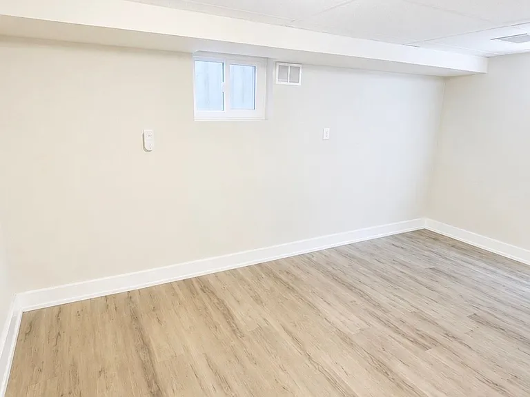 869 Grenoble Blvd — Photo 12