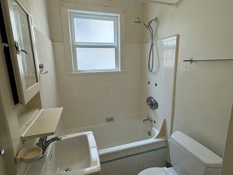1757 Oxford St #12 — Photo 7