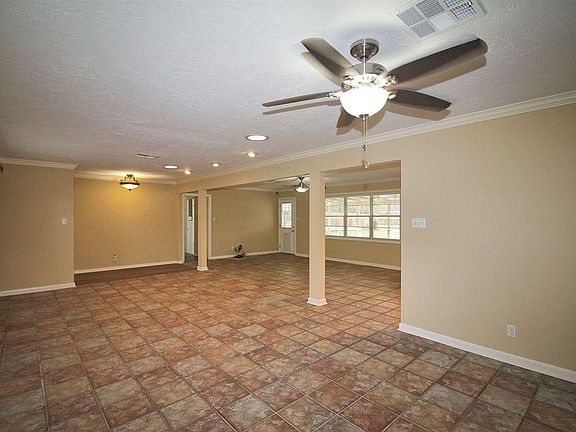 4th image of 4765 Estate Dr