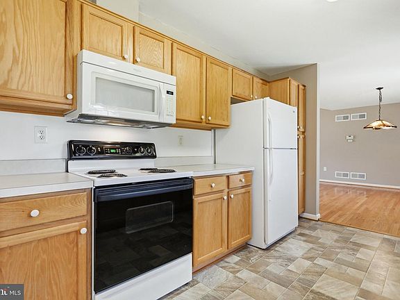 5th image of 142 Hastings Dr