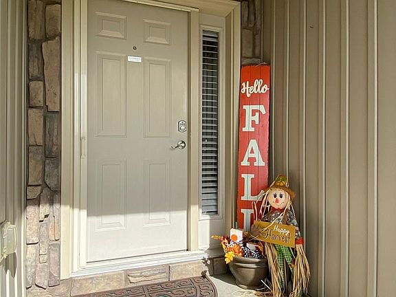 2nd image of 1601 Sunny Pine Way