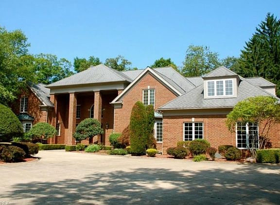 5th image of 785 Village Trl