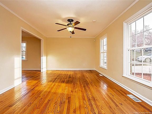 5th image of 451 Grayton Pl