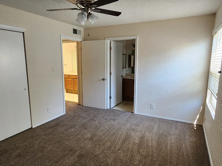 11200 Wales Ave NE — Photo 10