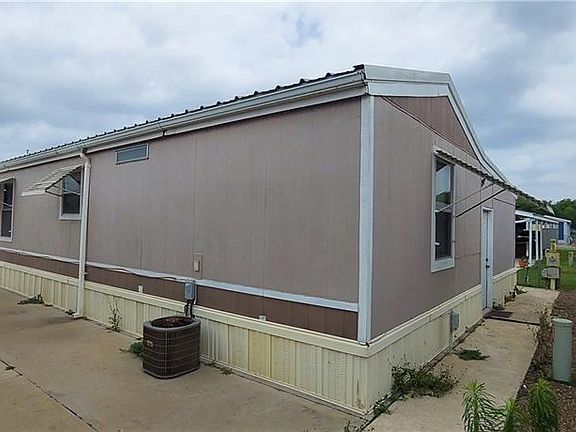 3rd image of 122 Whisper Meadows Ln