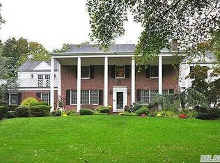 210 W Ivy Hill Rd, Woodmere, NY 11598