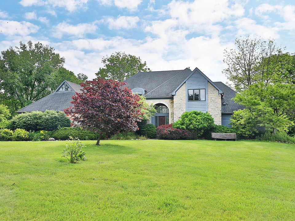 1st image of 1927 Abbotsford Green Dr