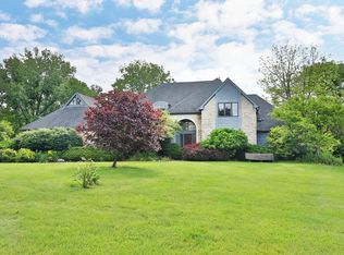 1927 Abbotsford Green Dr, Powell, OH