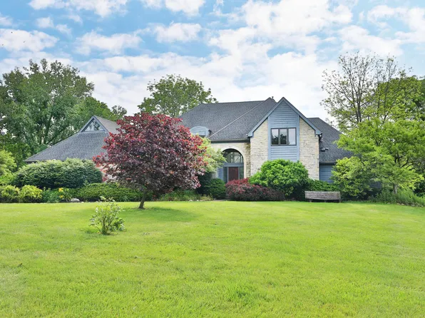 1927 Abbotsford Green Dr, Powell, OH 43065