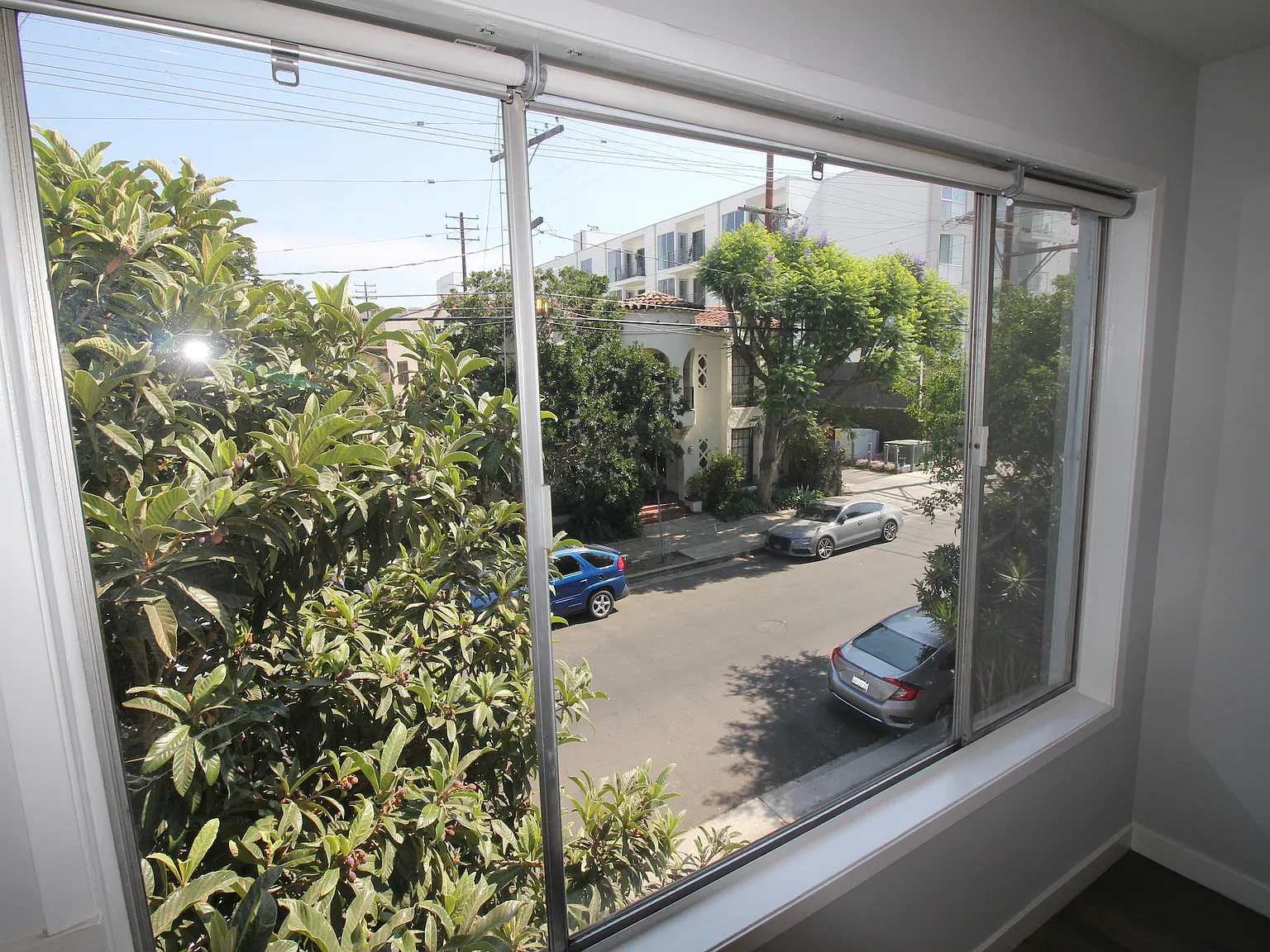 N Hayworth Ave, Los Angeles — Photo 3