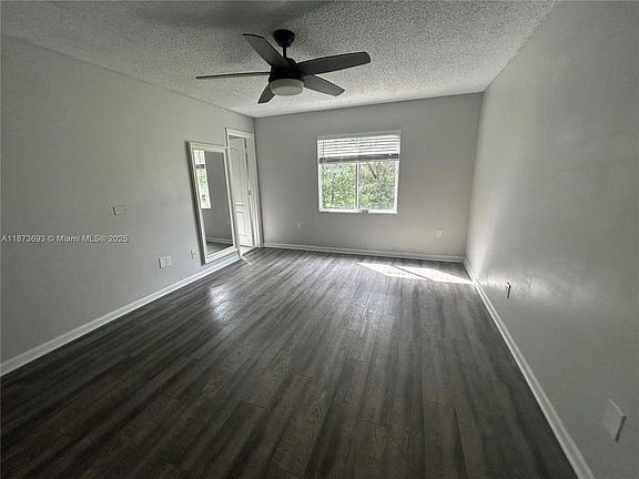 3rd image of 4752 NW 59th Mnr #1