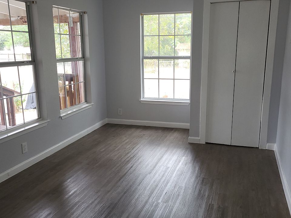 1st image of 130 Avant Ave