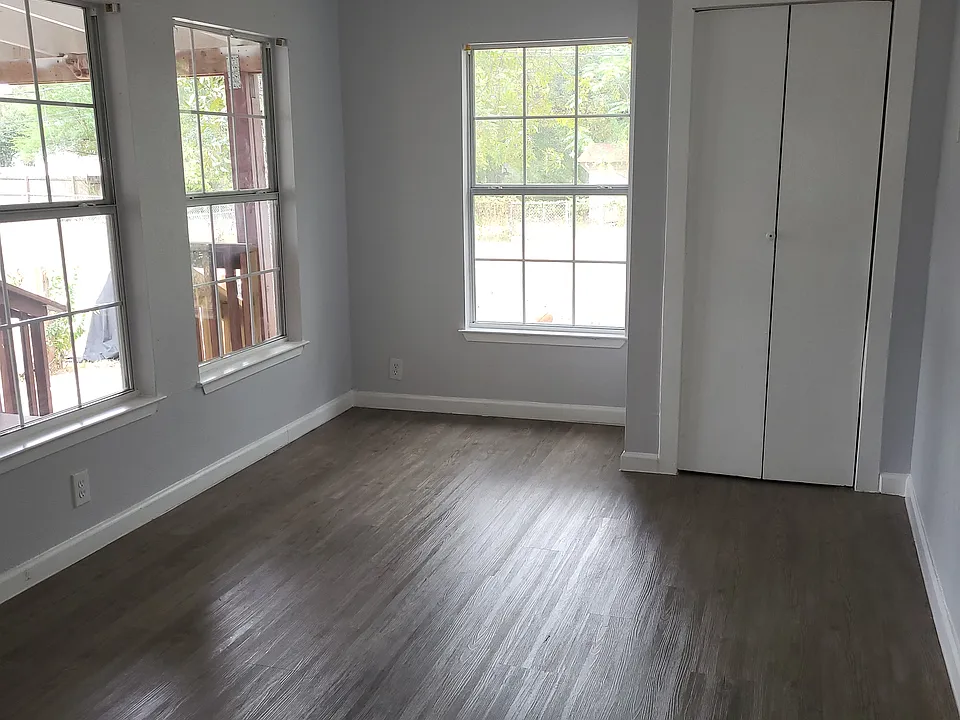 130 Avant Ave