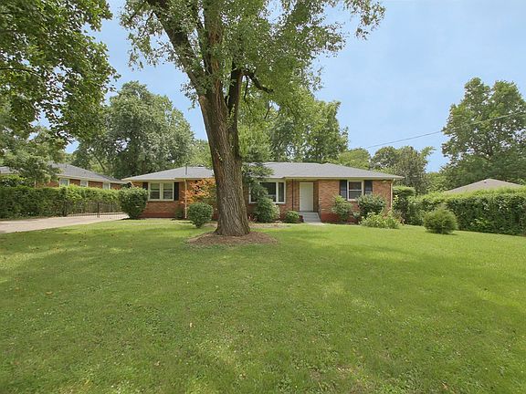 3rd image of 704 Mohawk Dr