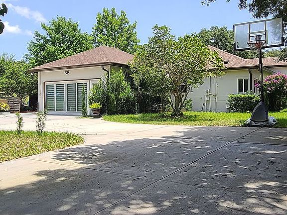 3rd image of 12811 Sugarwood Ln