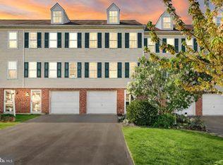 1084 Hearthridge Ln, York, PA