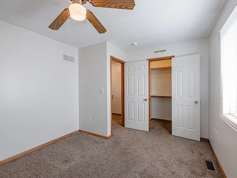 410 W Todd Cir — Photo 33