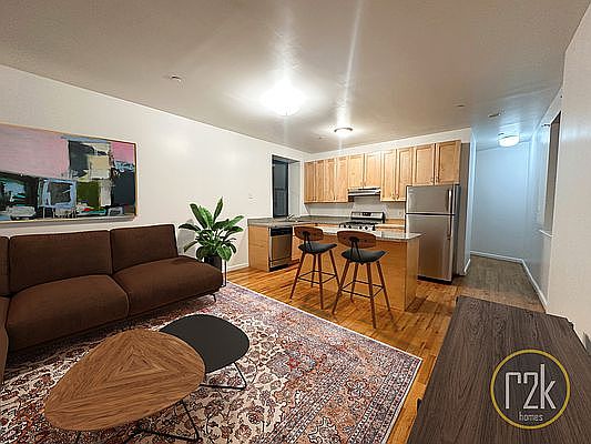 1st image of 304 W 112th St #2D